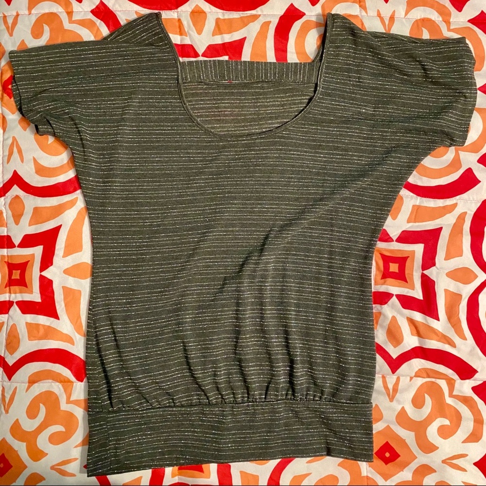Dark gray with sliver stripes top - Picture 6 of 6